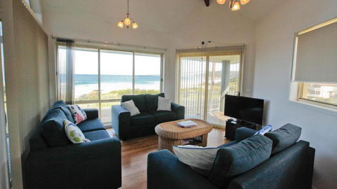 Beachview Holiday Unit Bermagui - Darwin Holiday 2