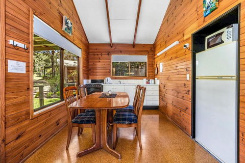Beau Cabin One Bedroom Cabin On Golf Course - Darwin Holiday 4