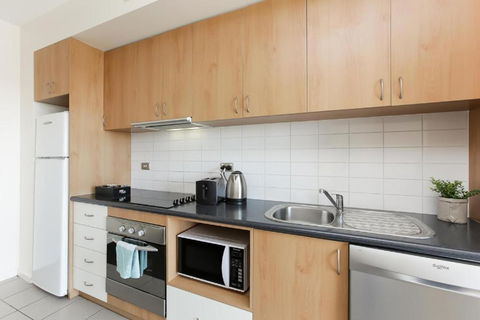Beautiful 1-bedroom Apartment Close To The River - Darwin Holiday 2
