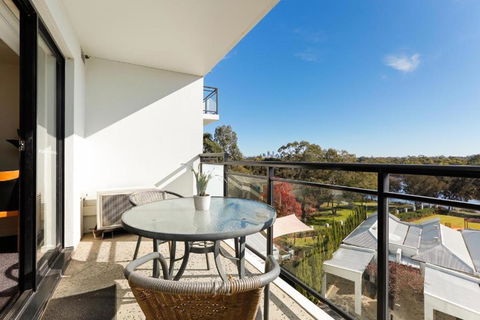 Beautiful 1-bedroom Apartment Close To The River - Darwin Holiday 1