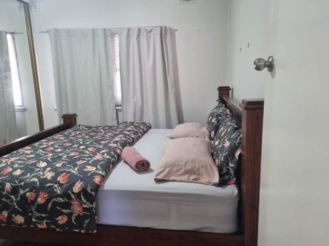 Beautiful 3 Bedroom Cottage - Darwin Holiday 0