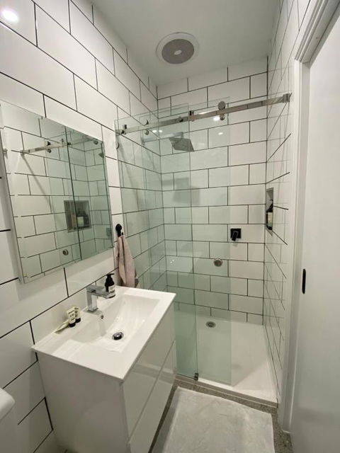 Beautiful Guesthouse In Monbulk - Darwin Holiday 1