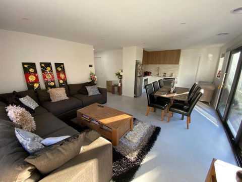 Beautiful New Holiday Place 5 Mins To Beach With Kitchen And Office Nook - Darwin Holiday 0