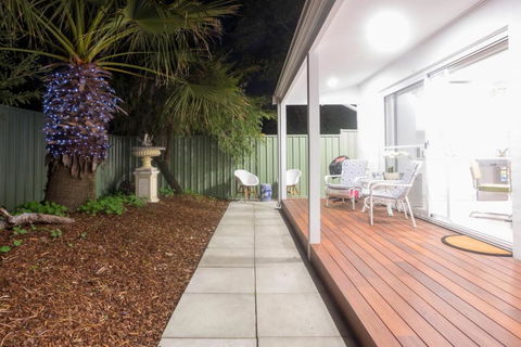 Beautiful Pet Friendly 1BR Cottage With Patio - Darwin Holiday 1