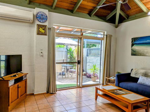 Beachside Cottage - A Private Peaceful Hidden Gem 50m To Beach - Darwin Holiday 4