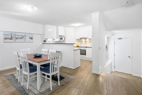 Beachside 3-Bed With Pool, BBQ, Gym & Tennis Court - Darwin Holiday 2