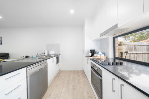 Bellbird Park 3 Bedroom Oasis - Darwin Holiday 2