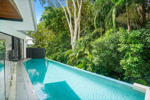 Belle Escapes 58 Ocean Dr Luxury Home Palm Cove - Darwin Holiday 1