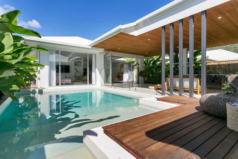 Belle Escapes 94 Cascade Luxury Home Palm Cove - Darwin Holiday 0