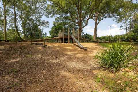 Beautiful Unique Cottage -Pet-Friendly-walk To Town - Darwin Holiday 4