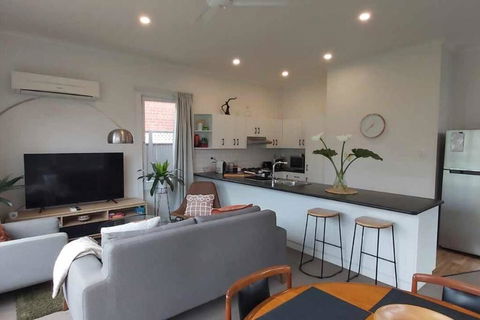 Beautiful Victorian Home + 3Br + Modern + Peaceful - Darwin Holiday 3