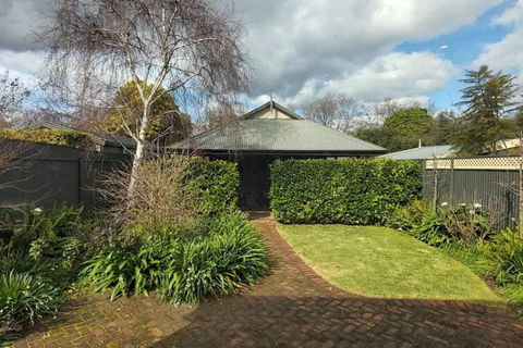 Beautiful Victorian Home + 3Br + Modern + Peaceful - Darwin Holiday 4