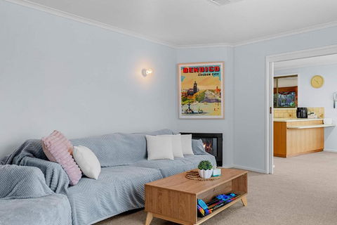 Beautifully Styled Family Home In North Bendigo - Darwin Holiday 0