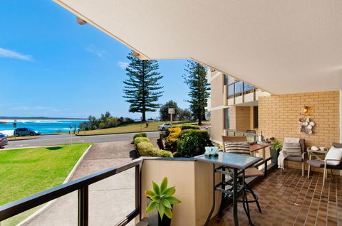 Beauty At The Beach - Modern Beachfront Apartment - Darwin Holiday 1
