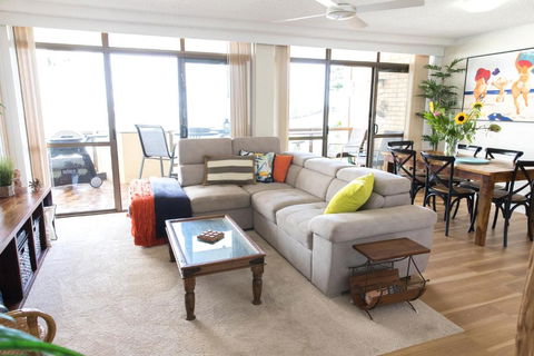 Beauty At The Beach - Modern Beachfront Apartment - Darwin Holiday 4