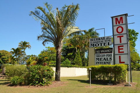 Beerwah Glasshouse Motel - Darwin Holiday 0