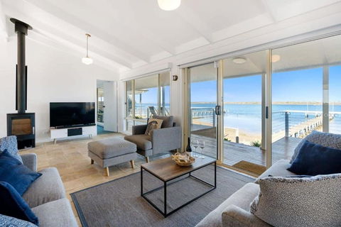 Beladura - 35 Goolwa Channel Drive Hindmarsh Island - Linen Included - Darwin Holiday 0
