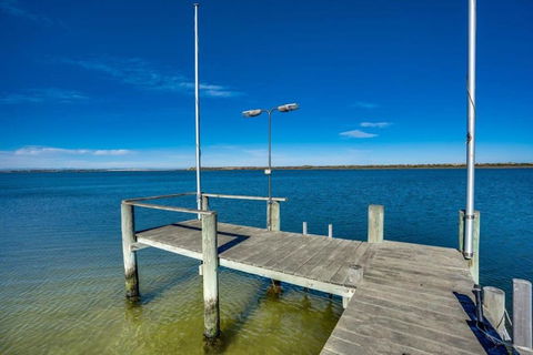 Beladura - 35 Goolwa Channel Drive Hindmarsh Island - Linen Included - Darwin Holiday 4