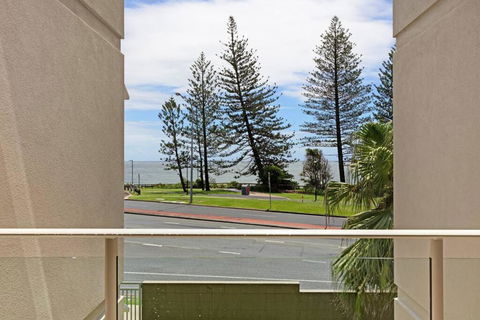 Bellardoo12- Mooloolaba Beach - Darwin Holiday 3
