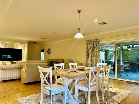 Belle B&B Country Retreat - Darwin Holiday 3