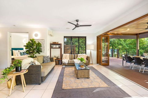 Belle Escapes Watermark Palm Cove Luxury Home - Darwin Holiday 3
