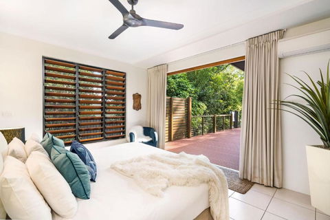 Belle Escapes Watermark Palm Cove Luxury Home - Darwin Holiday 1