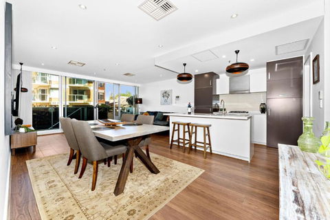 Belle Escapes - Beach Retreat Townhouse Glenelg - Darwin Holiday 4