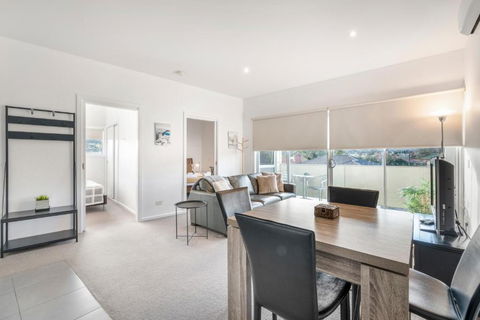 Bellerive Quay - 2 Bedroom Apartment - Free Parking - Free WIFI - Darwin Holiday 3