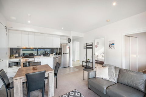 Bellerive Quay - 2 Bedroom Apartment - Free Parking - Free WIFI - Darwin Holiday 1