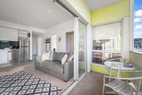 Bellerive Quay - 2 Bedroom Apartment - Free Parking - Free WIFI - Darwin Holiday 2