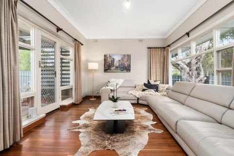 Bellevue Heights HolidayHome - Flinders Uni & Med - Darwin Holiday 0