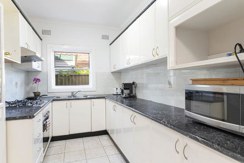 Belmore Brand New Renovated 3Br House AC & Parking - Darwin Holiday 4