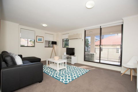 Bentleigh North Sydney Self Catering - Darwin Holiday 0