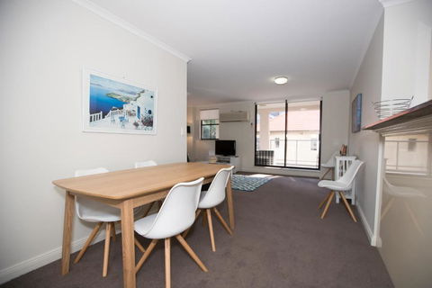 Bentleigh North Sydney Self Catering - Darwin Holiday 2