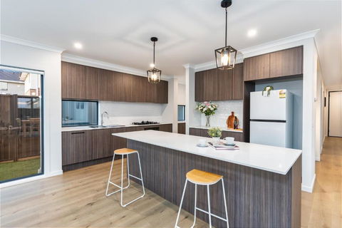 Berwick Lakeside Home - Darwin Holiday 3