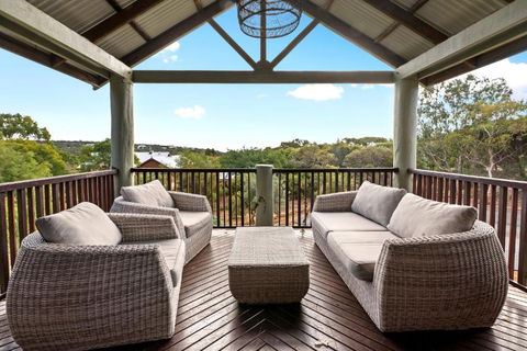 Birdie Beach House-anyone For Tennis, Basketball Or Beach - Darwin Holiday 0
