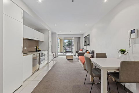 Belle Escapes - Glenelg Shores Apartment - Darwin Holiday 0