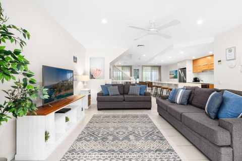 Belle Escapes 3 Bedroom Villa With Private Rooftop Spa - Darwin Holiday 3