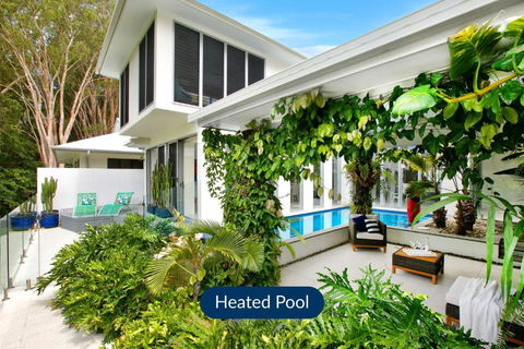 Belle Escapes Tranquil Waters Luxury Home Palm Cove - Darwin Holiday 0