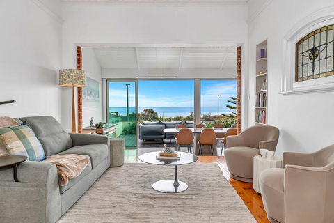 Birdy Beach House - An Idyllic Oceanfront Lifestyle - Darwin Holiday 0