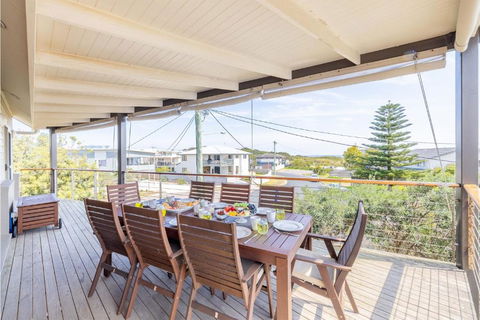 Birubi Point House, 56 Ocean Ave - Stunning Water Views, Ducted Air Con - Darwin Holiday 3