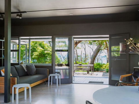 Black Shack On Hyams Beach - Darwin Holiday 1