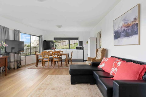 Blackmans Bay Living- Beautiful Ocean Views - Darwin Holiday 2