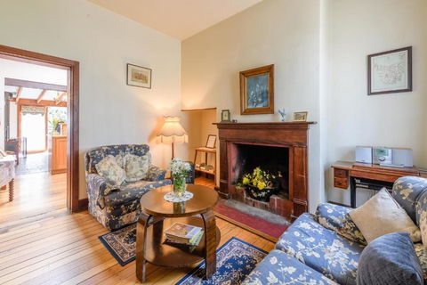 BRIDGE COTTAGES Sargeants & Armoury Cottages 1823 - HISTORY & CHARM - Darwin Holiday 4