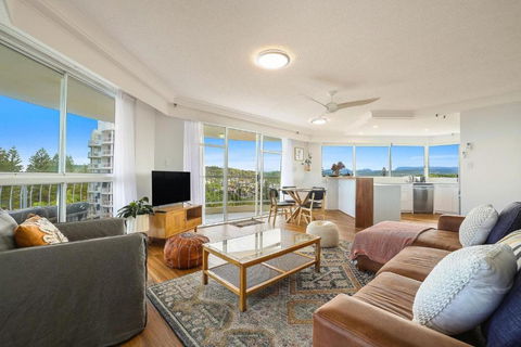 Burleigh Vista Apartment - Views - Darwin Holiday 1