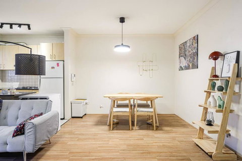 Burwood Near Train & Shopping & Park With Car Park - Darwin Holiday 3