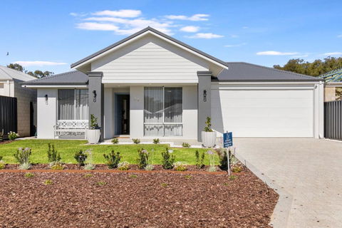 Busselton Beach Vibes - Darwin Holiday 0