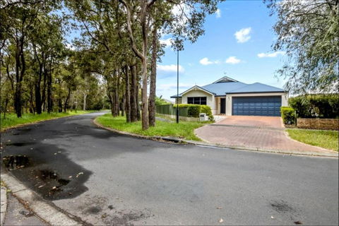 Busselton Home With Secure Boat & Trailer Parking - Darwin Holiday 0