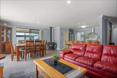 Busselton Home With Secure Boat & Trailer Parking - Darwin Holiday 3