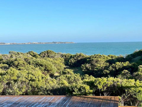 C4 Miles Beach Shack - Darwin Holiday 1